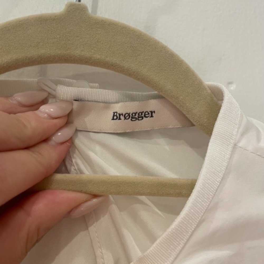 Brogger Top - Picture 2 of 3